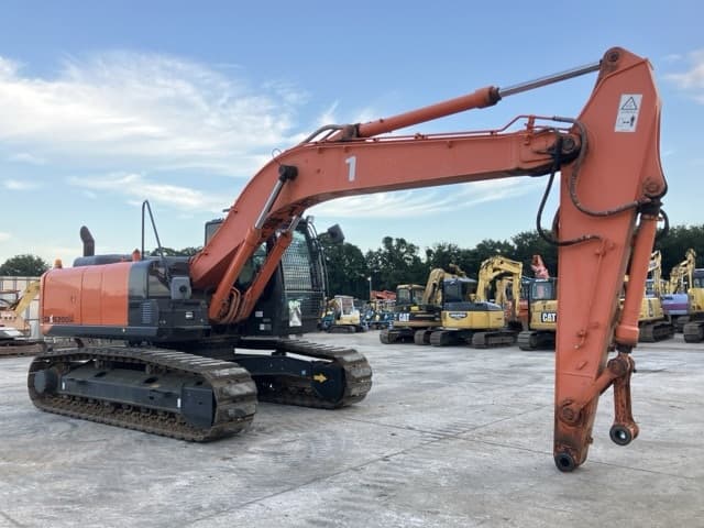 EXCAVATOR — Auction (lot 8457-304)