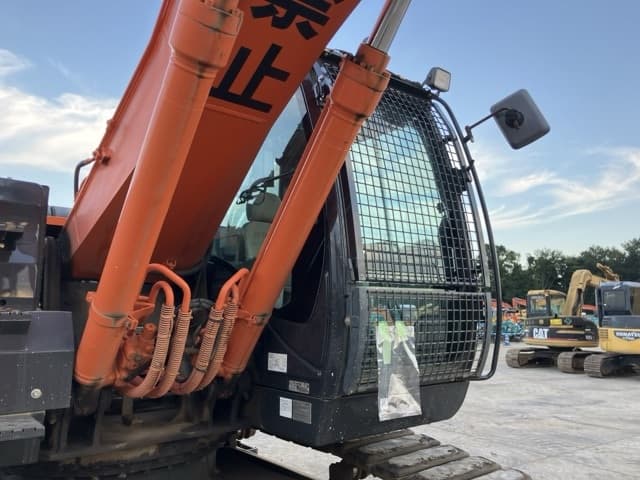 EXCAVATOR — Auction (lot 8457-304)