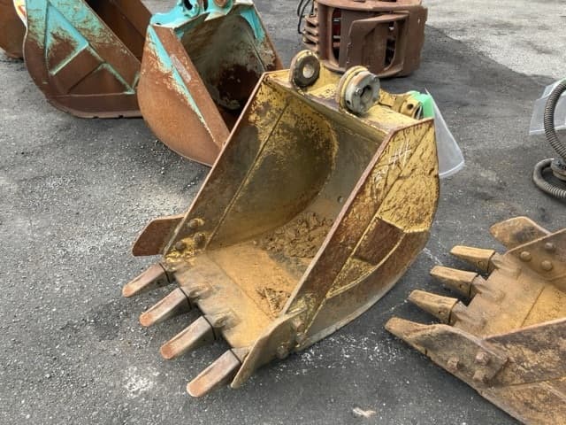 Bucket — Auction (lot 8457-3044)