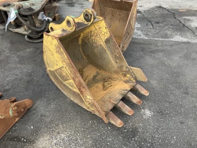Bucket — Auction (lot 8457-3044)
