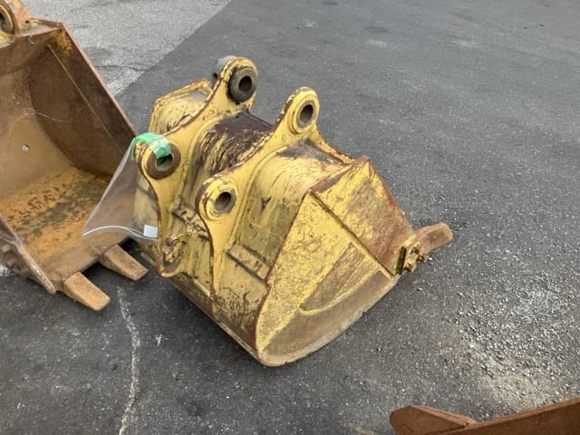 Bucket — Auction (lot 8457-3044)