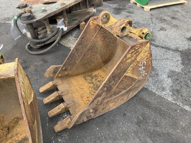 Bucket — Auction (lot 8457-3045)