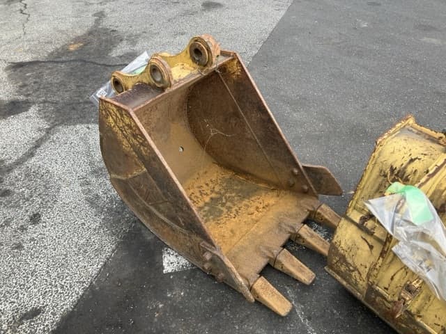 Bucket — Auction (lot 8457-3045)