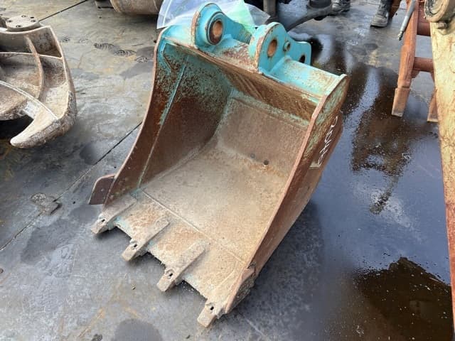 Bucket — Auction (lot 8457-3046)