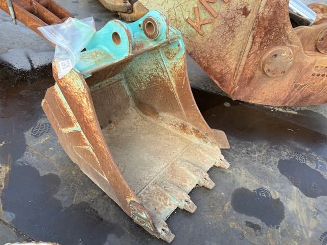Bucket — Auction (lot 8457-3046)