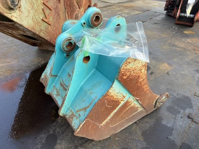 Bucket — Auction (lot 8457-3046)