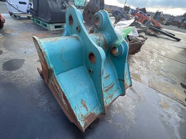 Bucket — Auction (lot 8457-3046)