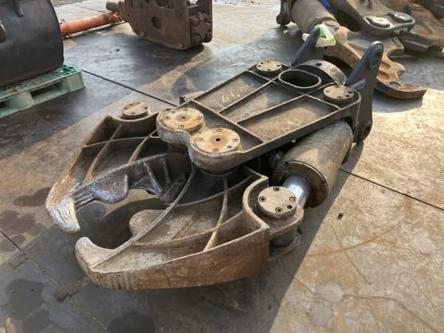 Crusher — Auction (lot 8457-3047)