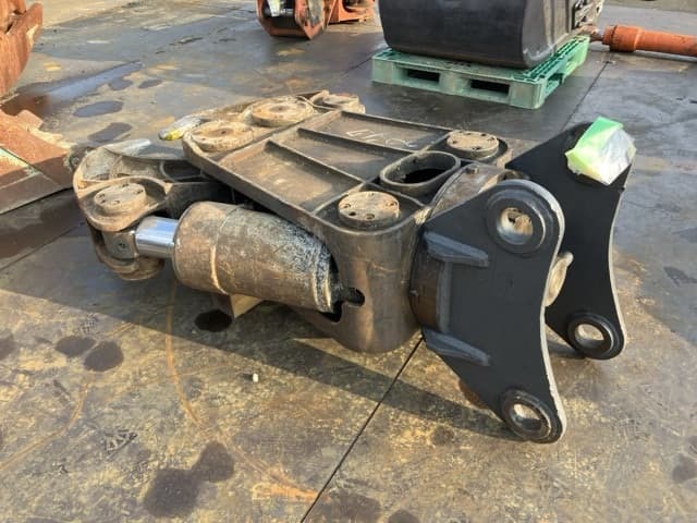 Crusher — Auction (lot 8457-3047)