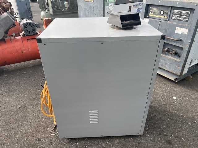 HIGH PRESSURE WASHING MACHINE — Auction (lot 8457-3048)