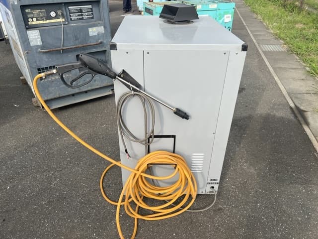 HIGH PRESSURE WASHING MACHINE — Auction (lot 8457-3048)
