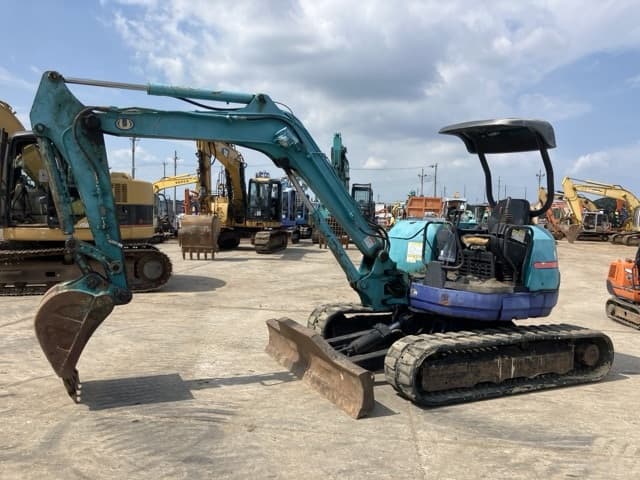 MINI EXCAVATOR — Auction (lot 8457-305)
