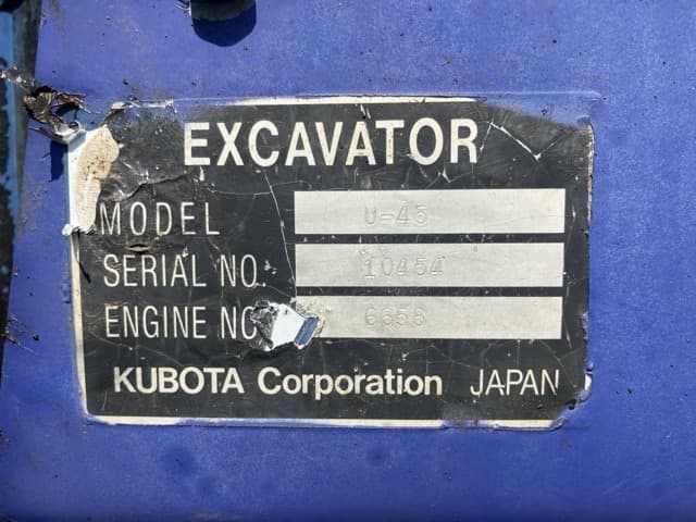 MINI EXCAVATOR — Auction (lot 8457-305)