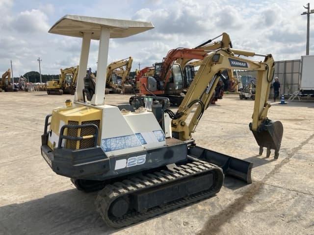 MINI EXCAVATOR — Auction (lot 8457-306)