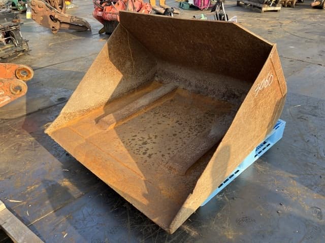 Bucket — Auction (lot 8457-3060)