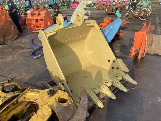 Bucket — Auction (lot 8457-3061)
