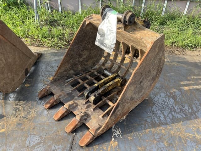 Bucket — Auction (lot 8457-3066)