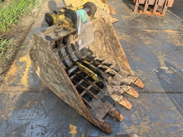 Bucket — Auction (lot 8457-3066)