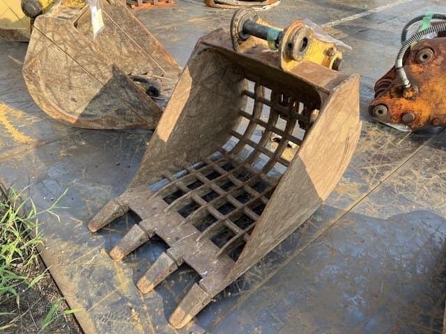 Bucket — Auction (lot 8457-3067)