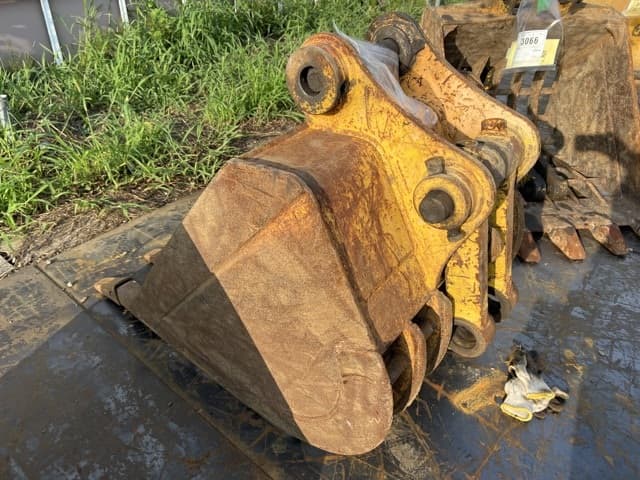 Bucket — Auction (lot 8457-3067)
