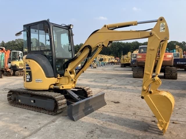 MINI EXCAVATOR — Auction (lot 8457-308)