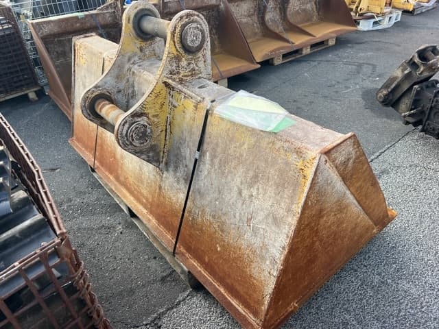 Bucket — Auction (lot 8457-3102)