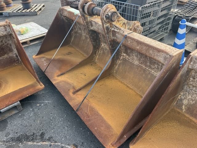 Bucket — Auction (lot 8457-3103)
