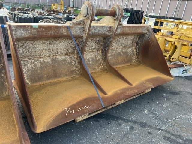 Bucket — Auction (lot 8457-3104)