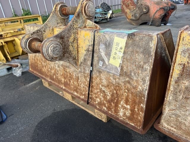 Bucket — Auction (lot 8457-3104)