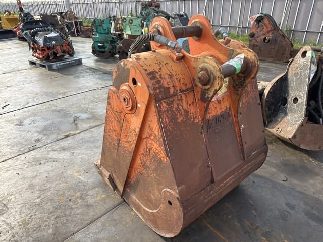 Bucket — Auction (lot 8457-3119)