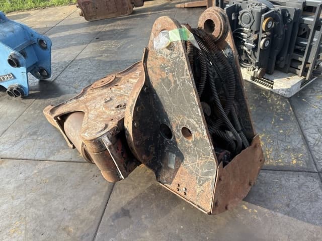 Cutter — Auction (lot 8457-3120)