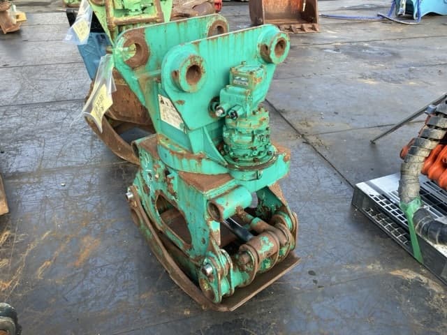 Magnet — Auction (lot 8457-3124)
