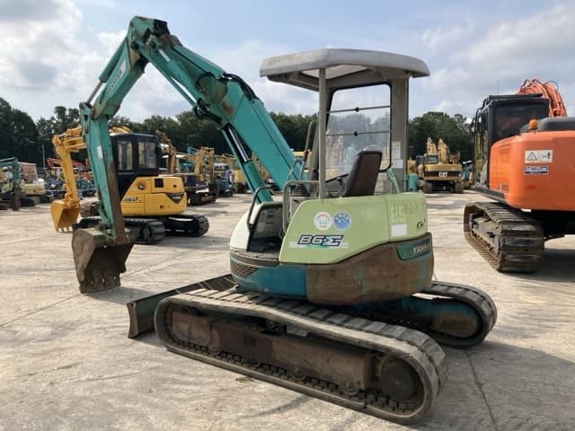 MINI EXCAVATOR — Auction (lot 8457-313)