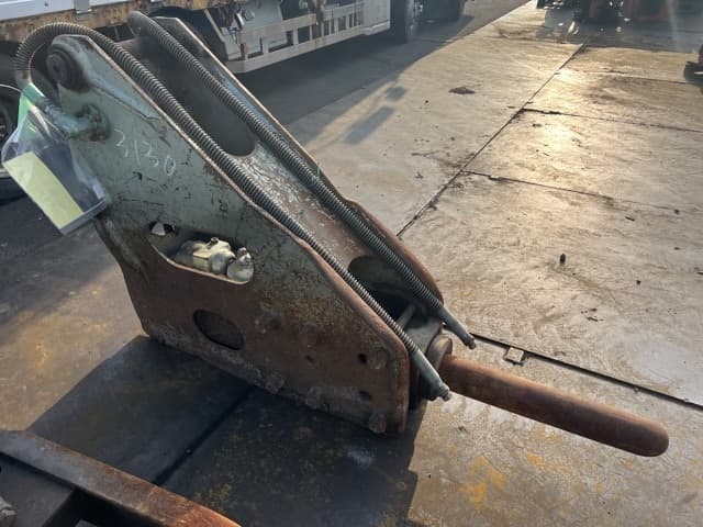 Breaker — Auction (lot 8457-3130)