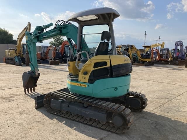MINI EXCAVATOR — Auction (lot 8457-315)