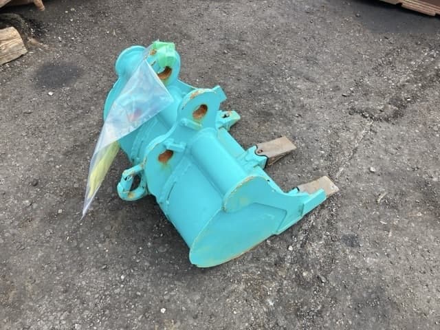 Bucket — Auction (lot 8457-3160)