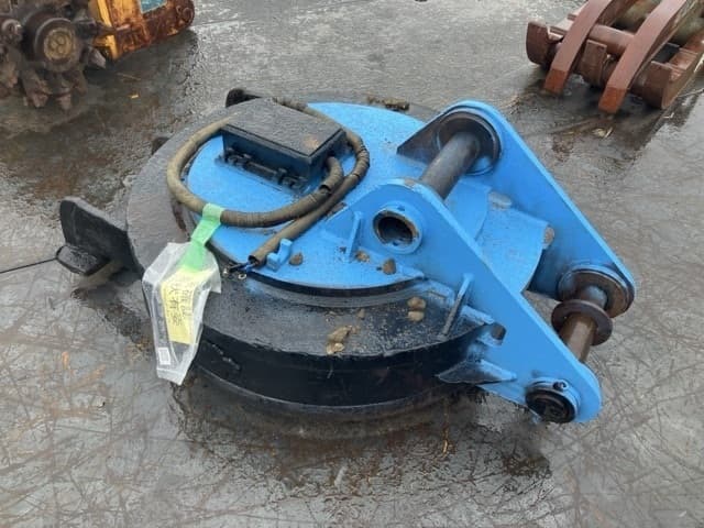Magnet — Auction (lot 8457-3172)