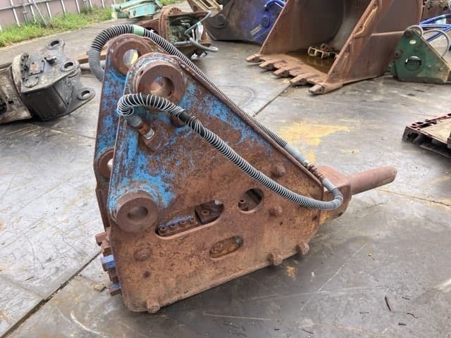 Breaker — Auction (lot 8457-3182)