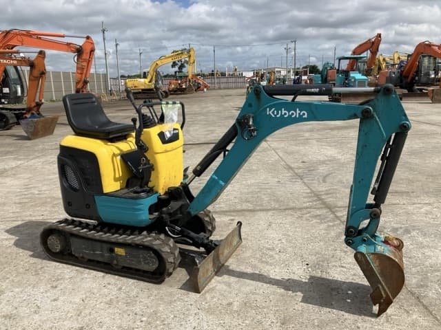 MINI EXCAVATOR — Auction (lot 8457-32)