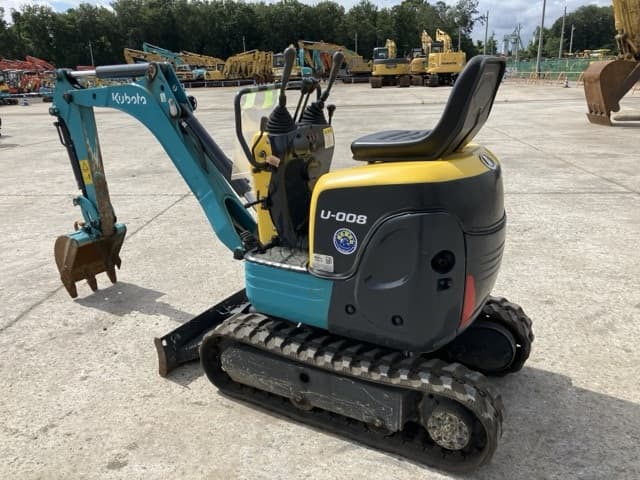 MINI EXCAVATOR — Auction (lot 8457-32)