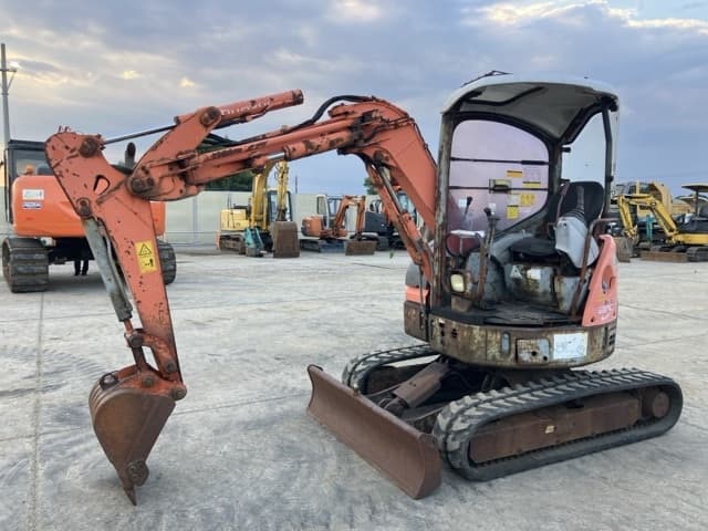 MINI EXCAVATOR — Auction (lot 8457-320)