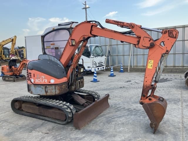 MINI EXCAVATOR — Auction (lot 8457-320)
