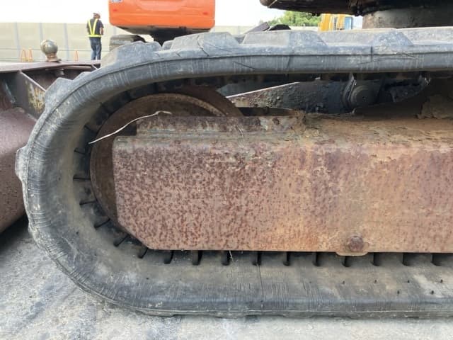 MINI EXCAVATOR — Auction (lot 8457-320)