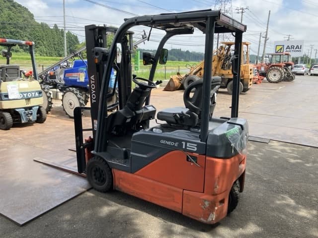 Battery Forklift — Auction (lot 8457-32001)