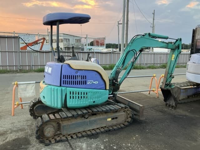 MINI EXCAVATOR — Auction (lot 8457-321)