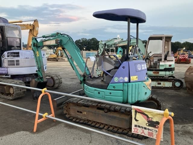 MINI EXCAVATOR — Auction (lot 8457-321)