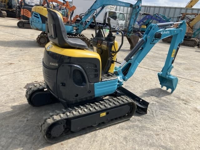 MINI EXCAVATOR — Auction (lot 8457-322)