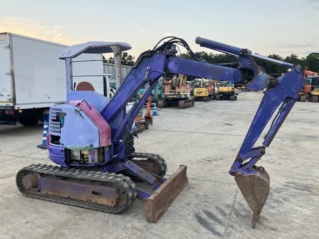 MINI EXCAVATOR — Auction (lot 8457-323)
