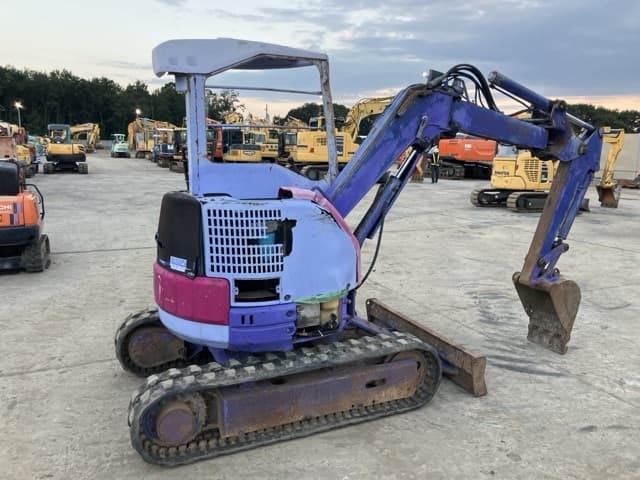 MINI EXCAVATOR — Auction (lot 8457-323)