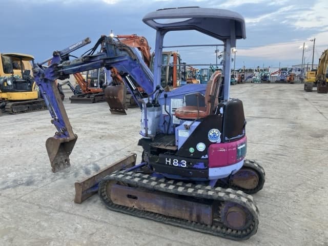 MINI EXCAVATOR — Auction (lot 8457-323)